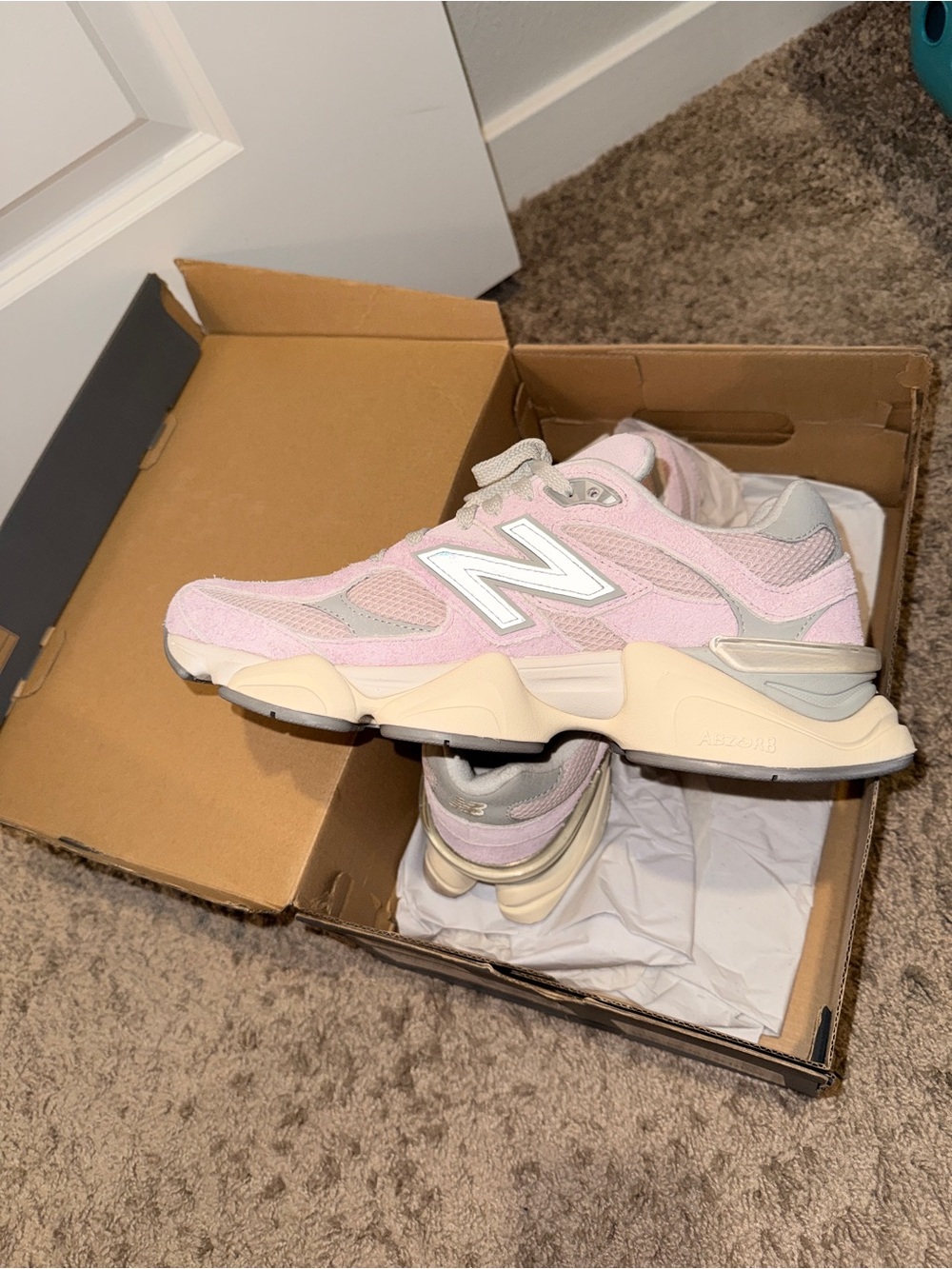 New Balance 9060 Women's Light Pink and Gray Sneakers - Picture 3 of 4